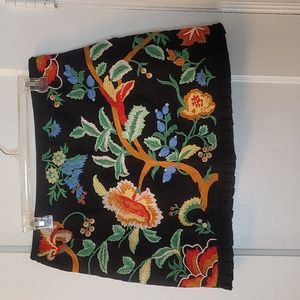 Zara skirt with woven design